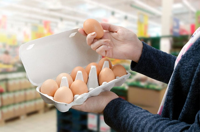 Vì sao ở nhiều nước trứng nâu thường đắt hơn trứng trắng?