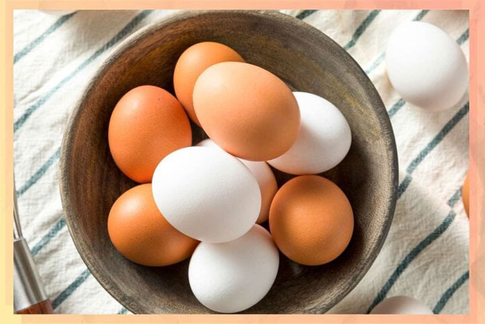 Vì sao ở nhiều nước trứng nâu thường đắt hơn trứng trắng?