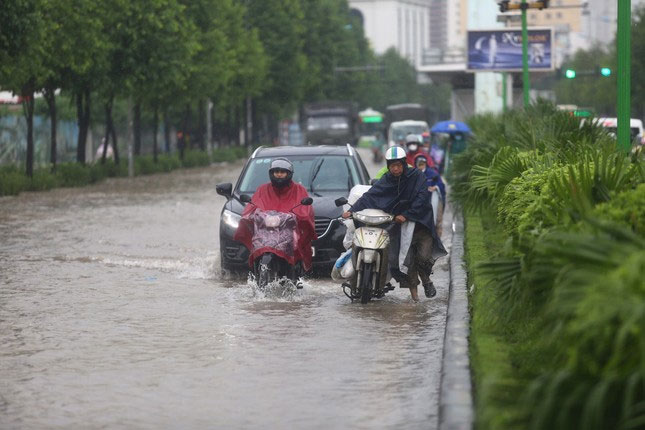 Bão số 2 Prapiroon đổ bộ đất liền, vùng ảnh hưởng rất rộng