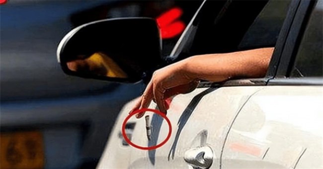 Tại sao tài xế trên đường cao tốc Tứ Xuyên-Tây Tạng của Trung Quốc luôn châm thuốc rồi ném ra ngoài cửa sổ?