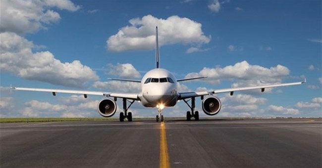Tốc độ của máy bay chạy trên đường băng là bao nhiêu?