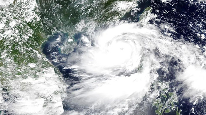 Siêu bão Yagi cách Quảng Ninh 370km