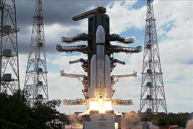 Tên lửa đẩy mang theo tàu vũ trụ Chandrayaan-3 rời bệ phóng