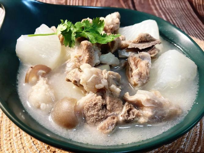 Món ăn bổ dưỡng dành cho các phi hành gia: thịt dê hầm củ cải.