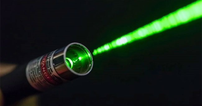 Phát hiện thấy tia laser có thể chặn ánh sáng, tạo ra bóng tối