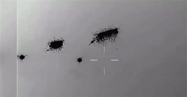 Truyền thông Mỹ đăng tải video tên lửa bắn trúng “đĩa bay” gây xôn xao