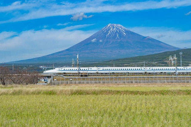 Tàu Shinkansen với độ chính xác tuyệt đối.