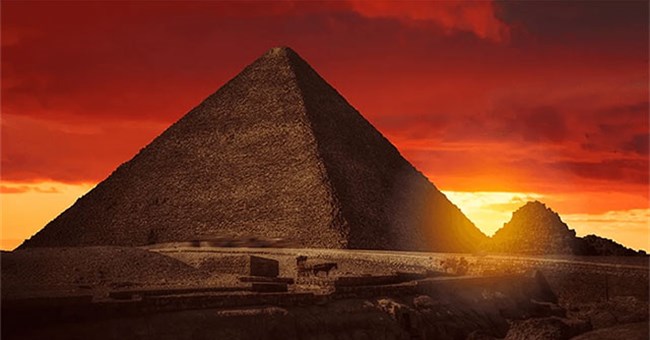 Điều gì khiến cho đại kim tự tháp Giza có thể tồn tại suốt 4.500 năm?