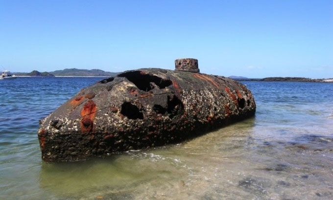 Xác tàu ngầm Sub Marine Explorer vào năm 2006.