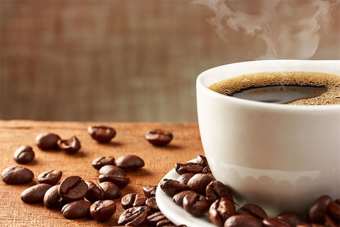  Caffeine ngăn chặn quá trình chuyển đổi rượu thành salsolinol.